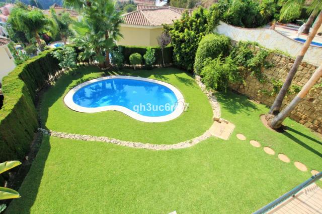 Imagen 2 de Spacious villa with private pool in Torrenueva