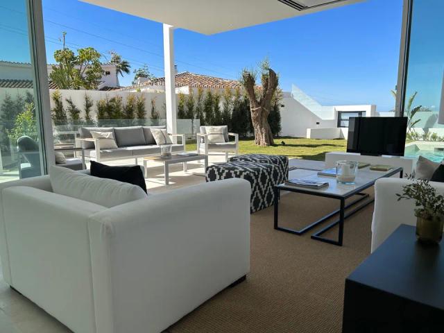 Imagen 3 de Complex of 8 luxury villas in Marbella with sea and golf course views.