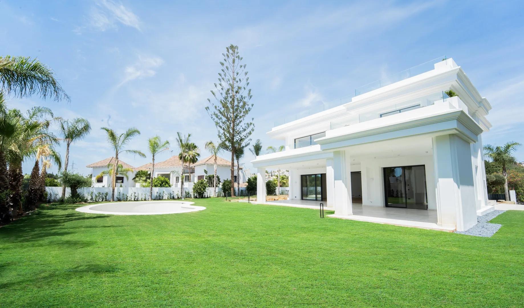 Luxury villa in Lomas del Marbella Club with sea views