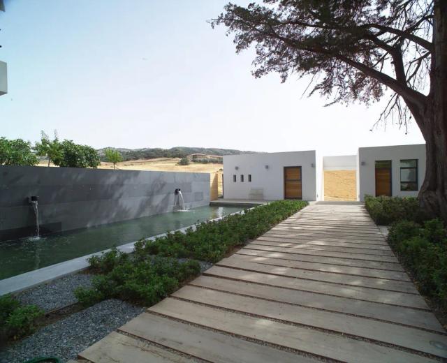 Imagen 2 de Renovated cortijo with modern wing and garden with pool in Ronda