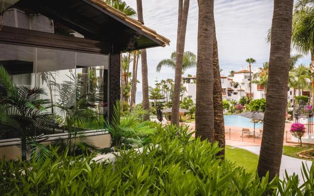 Imagen 4 de Exclusivo apartamento de lujo con vistas al mar y piscina comunitaria en la Costa del Sol