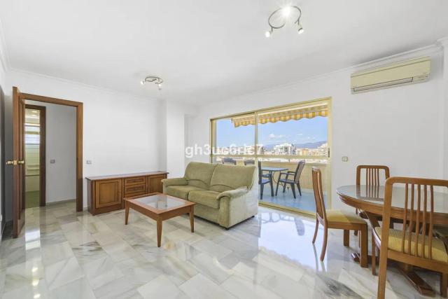 Imagen 3 de Spacious apartment in the center of Fuengirola with stunning views