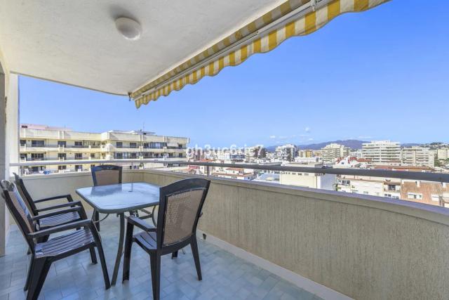 Imagen 5 de Spacious apartment in the center of Fuengirola with stunning views