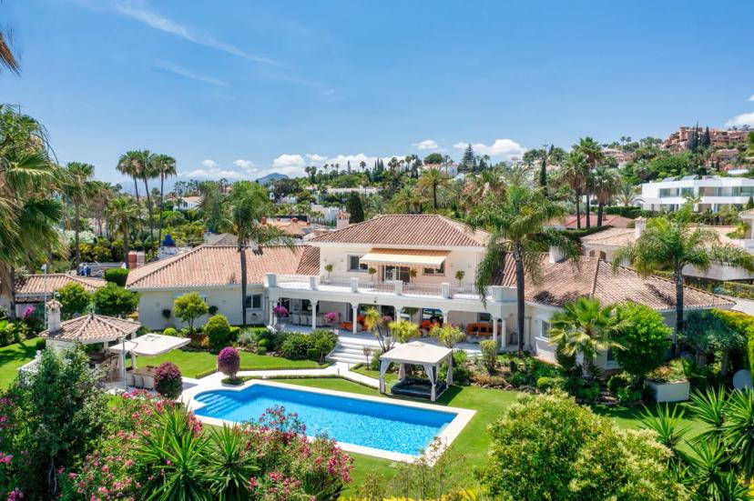 Luxury villa in La Cerquilla, Nueva Andalucia, Marbella with views of La Concha. image 0