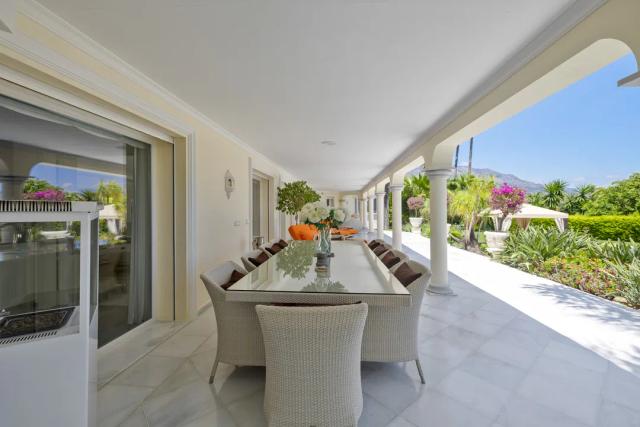 Imagen 5 de Luxury villa in La Cerquilla, Nueva Andalucia, Marbella with views of La Concha.