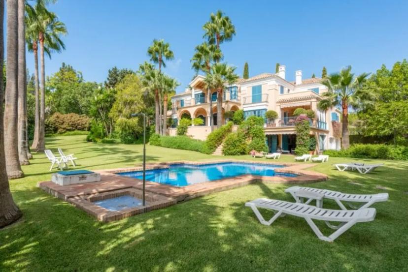 Traditional villa with heated pool near La Quinta Golf & Country Club image 0