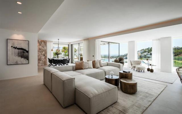 Imagen 2 de Luxury Villa with Panoramic Views in Benahavis
