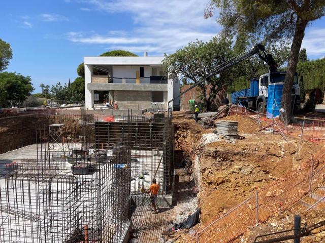 Imagen 5 de Modern Villa under Construction with Highway Access, Schools, and Beaches in Marbella