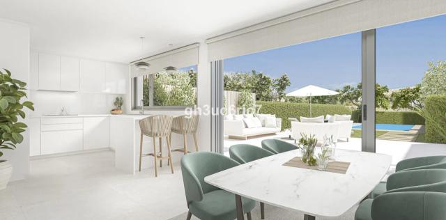 Imagen 4 de Promotion of 6 luxury semi-detached houses in La Cala de Mijas with sea views, private garden, pool, and solarium with jacuzzi.