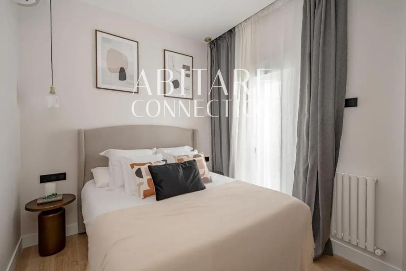 Propiedad en venta en Sol, Madrid con 3 habitaciones y amoblada image 1