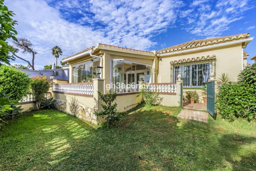 Renovated villa with pool and garage next to El Chaparral Golf in Mijas Costa image 1