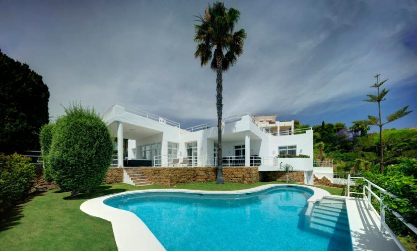 Villa Belle Vue: Arquitectura contemporánea con vistas panorámicas y lujo en Marbella image 2