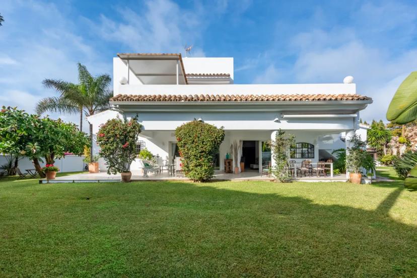 Family home by the beach in Cortijo Blanco. image 0
