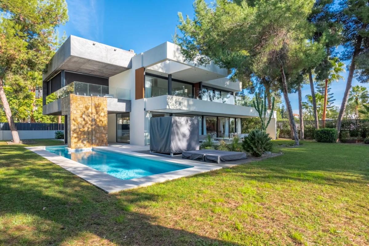 Imagen 1 de Villa contemporánea en la Milla de Oro de Marbella