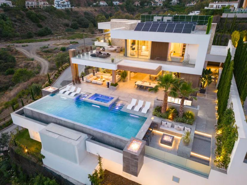 Luxury villa with sea views in La Quinta image 0