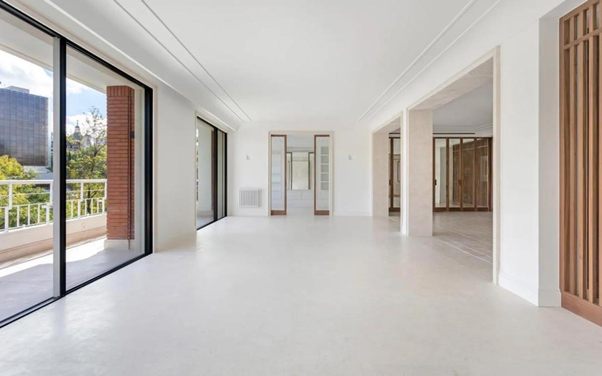 Imagen 1 de Apartment for sale with 672m2 and 4 bedrooms on Paseo de la Castellana, Almagro, Madrid. III