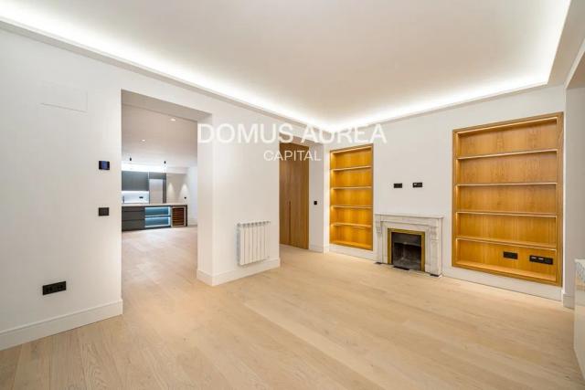 Imagen 3 de Renovated apartment with balconies in Justicia, Madrid