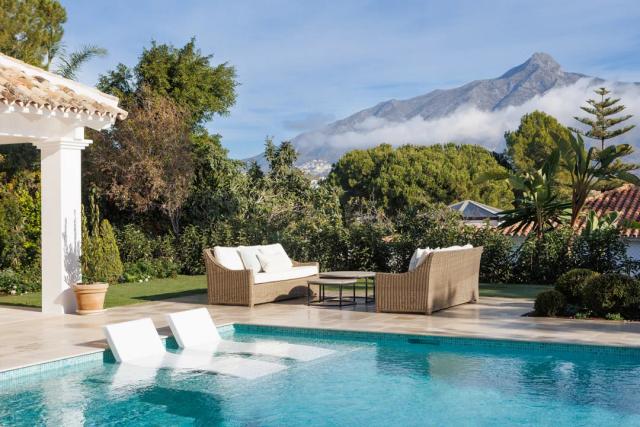Imagen 4 de Modern Andalusian villa with golf course views