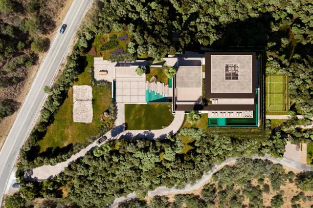Imagen 3 de Luxury villa with infinity pool and spacious green areas in El Madroñal, Marbella.