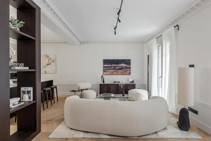 Exclusivity and Elegance in the Salamanca District! image 1