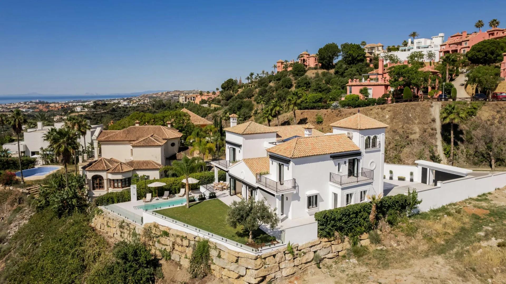 Luxury villa with private gardens and sea views