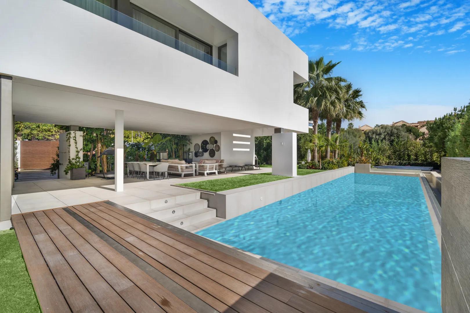 Villa moderna en La Alquería con piscina y vistas al mar