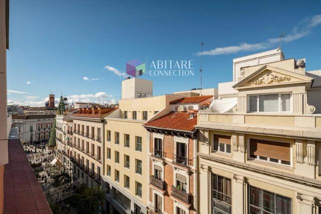 Imagen 5 de Lujo en Plaza del Sol: Piso con terraza y vistas panorámicas