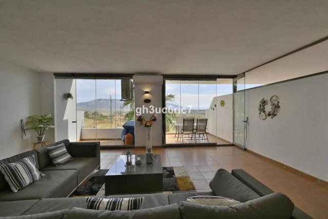 Imagen 2 de Apartment with terrace and panoramic views in Calanova