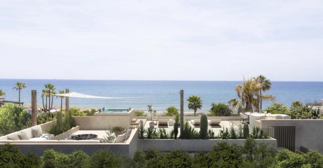 Imagen 2 de Villa de lujo en segunda línea de playa