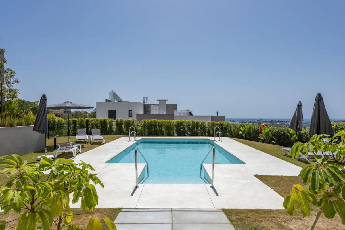 Imagen 1 de Luxury apartment with sea views in Marbella Lake