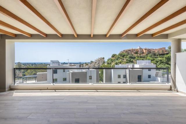 Imagen 5 de Luxury apartment with sea views in Marbella Lake