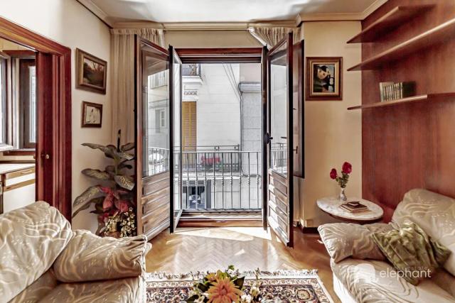Imagen 2 de Apartment for sale in Sol area, Huertas-Cortes, Madrid.