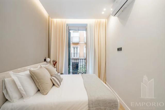 Imagen 5 de Elegant Refurbished Apartment with Historic Charm and Modern Amenities