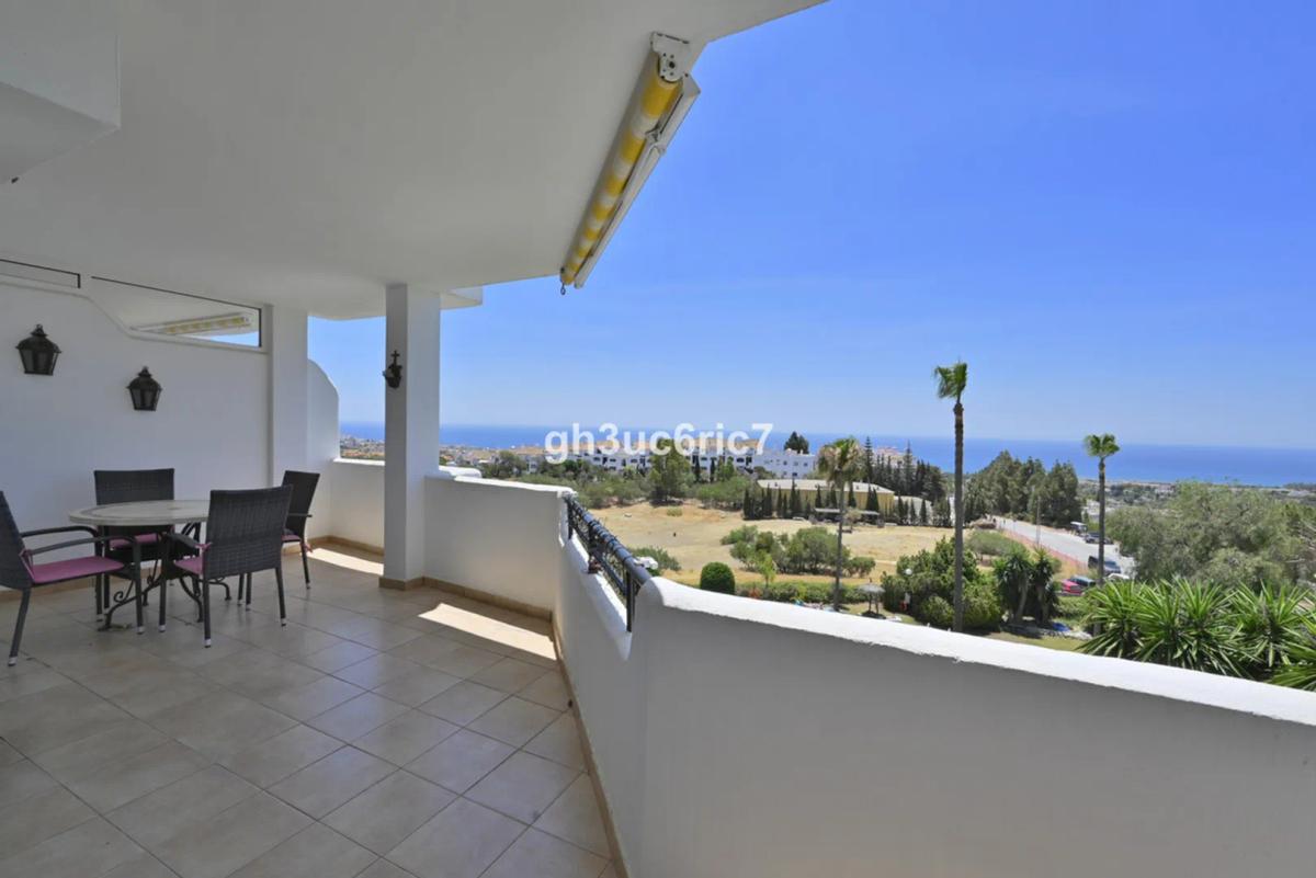 Imagen 1 de Two-bedroom apartment with panoramic sea views in Calahonda