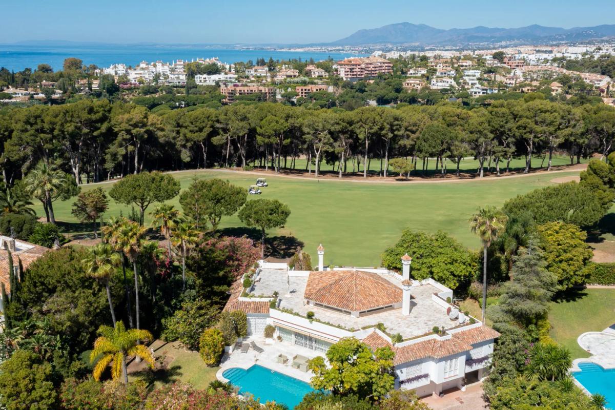 Imagen 1 de Luxury villa on the first line of golf