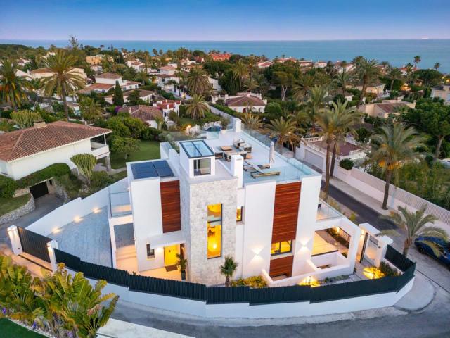 Imagen 3 de Luxury Villa in East Marbella