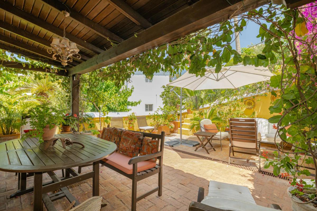 Imagen 1 de Casa adosada en Las Lomas del Marbella Club con piscina y jardín