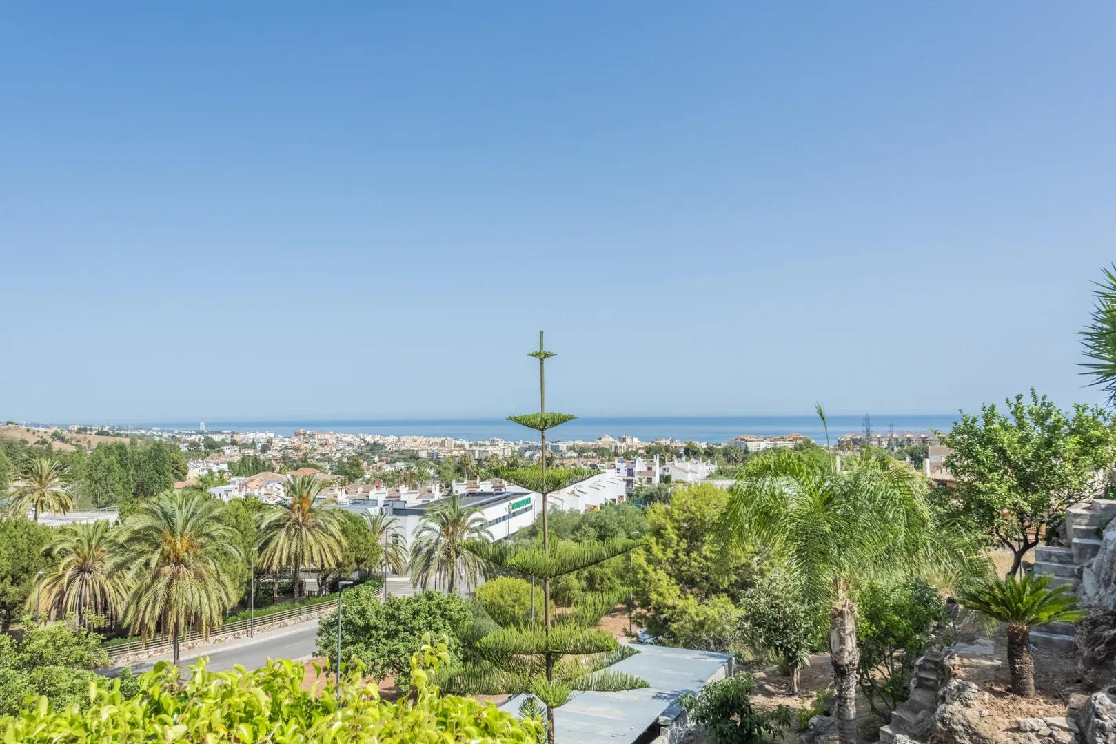 Casa familiar con piscina infinita en Marbella