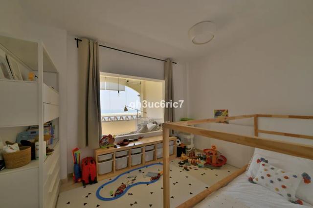 Imagen 4 de Espectacular apartamento en planta baja con vistas al mar en Calahonda