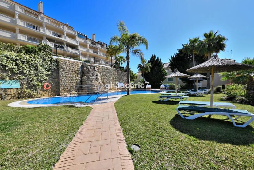 Apartment in Riviera del Sol with sea views and communal pools.