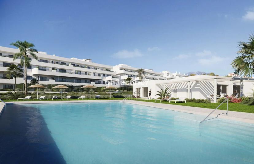 New Luxury Apartment Complex in Estepona with Panoramic Views and Deluxe Amenities