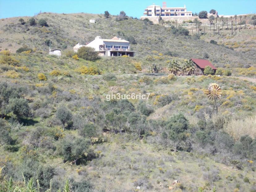 Property with 29,000m2 Land and Sea and Mountain Views