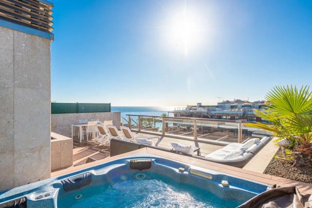 Imagen 5 de Luxury penthouse in Puerto Banús hotel with sea views and 100m2 solarium