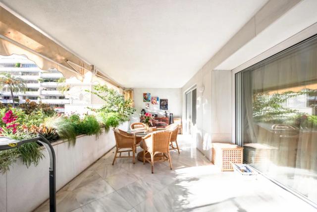 Imagen 3 de 3-bedroom apartment in Don Gonzalo with garden and pool views