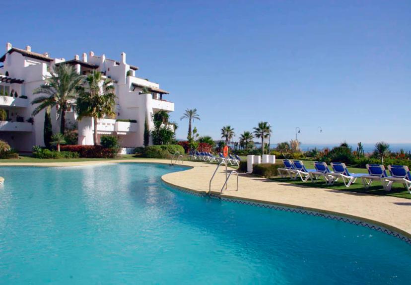 Reformed apartment on the beachfront with security and direct access in Estepona.