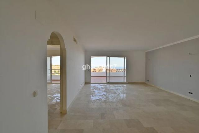 Imagen 2 de Brand new apartment with sea views in Calahonda