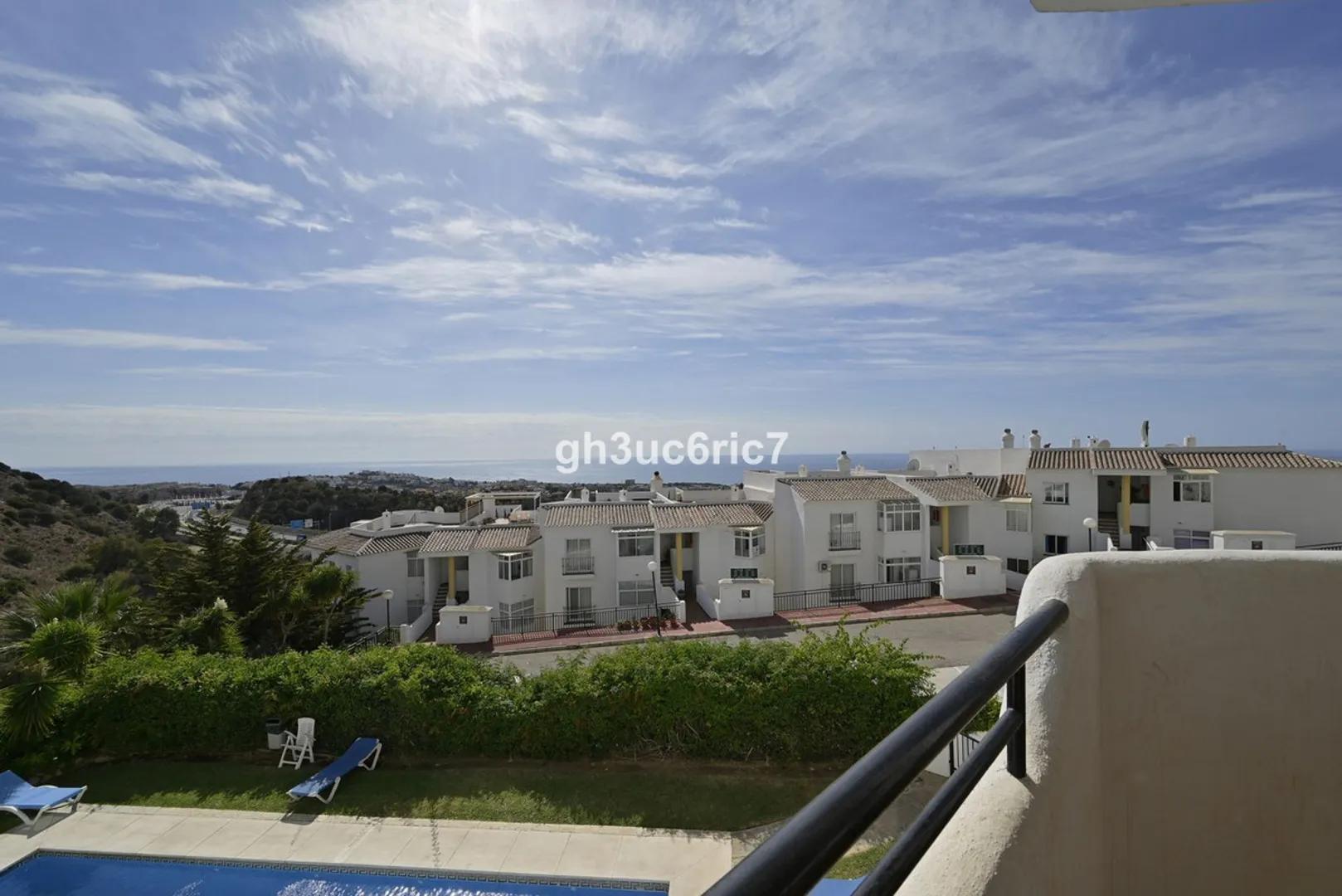 Amplio apartamento con vistas al mar y terraza soleada