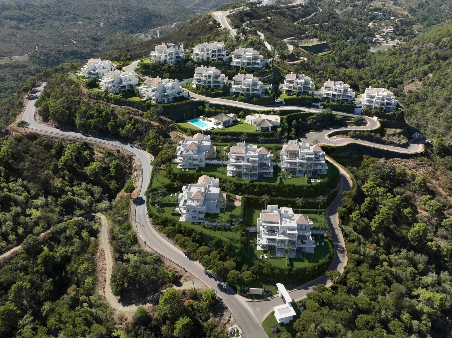 Exclusiva urbanización con vistas al mar y montaña, 30 apartamentos de lujo con piscina y jardín